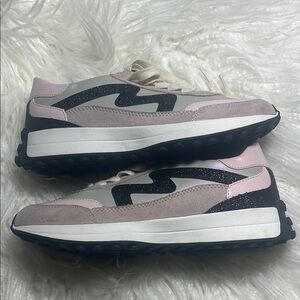 Stylish Steve Madden Girls Sneakers in Pink and Glitter Black